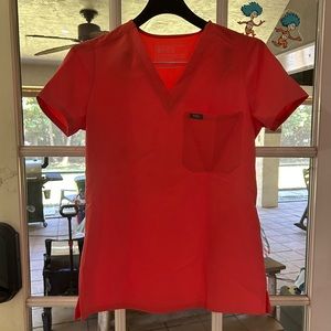 Figs Coral Scrub Top XXS